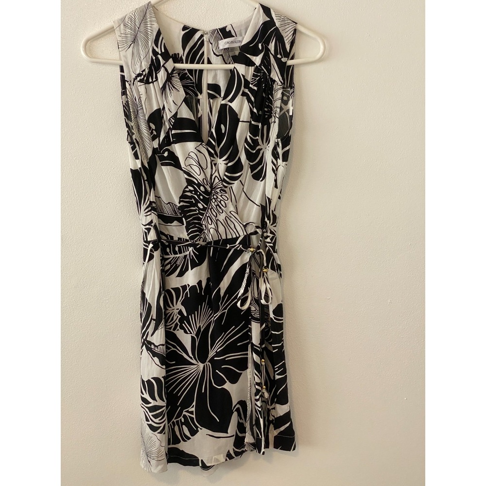 Calvin Klein Black & White Floral Fit & Flare Pleated Zip Romper 2